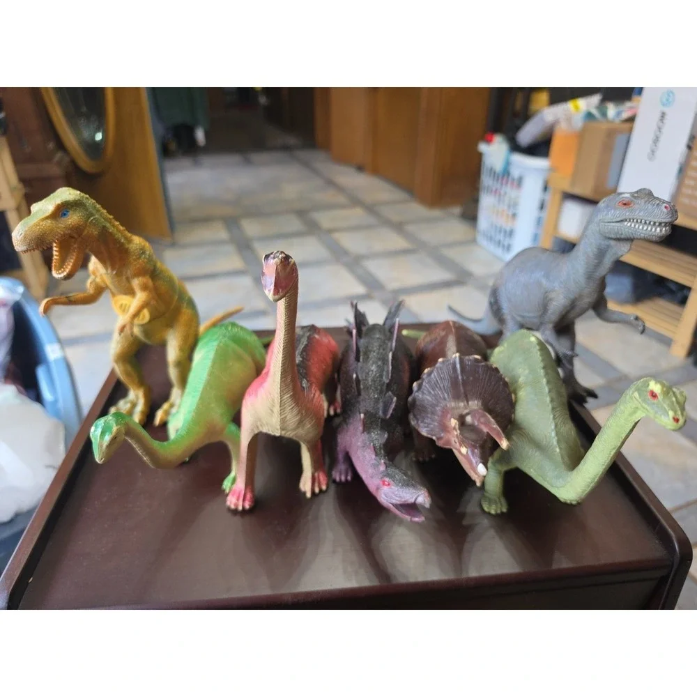 Vtg Dinosaur Toy Lot Set of 7 -‎ Assorted Figures for Kids & Collectors